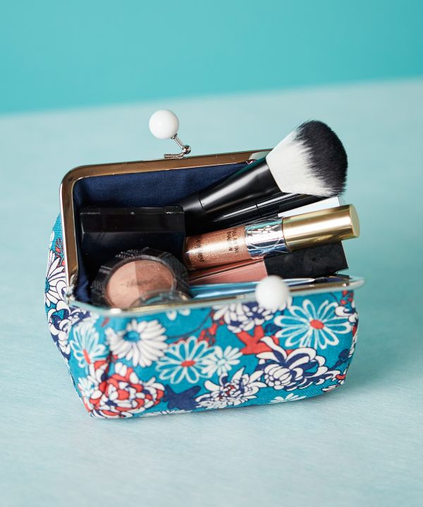 HANPU Canvas Barrel Shaped Floral GAMAGUCHI Purse