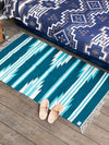 Handgewebter Teppich mit Navajo-Muster --M