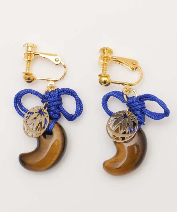 MAGATAMA Clip Earrings