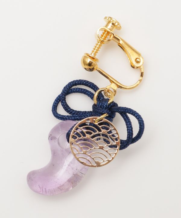 MAGATAMA Clip Earrings