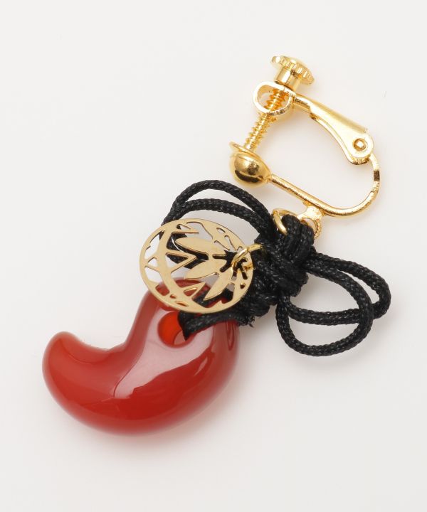 MAGATAMA Clip Earrings