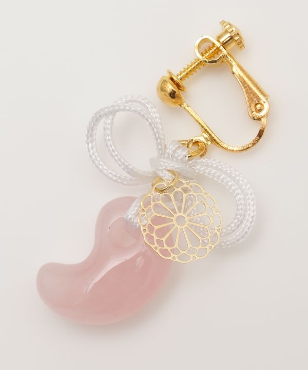 MAGATAMA Clip Earrings