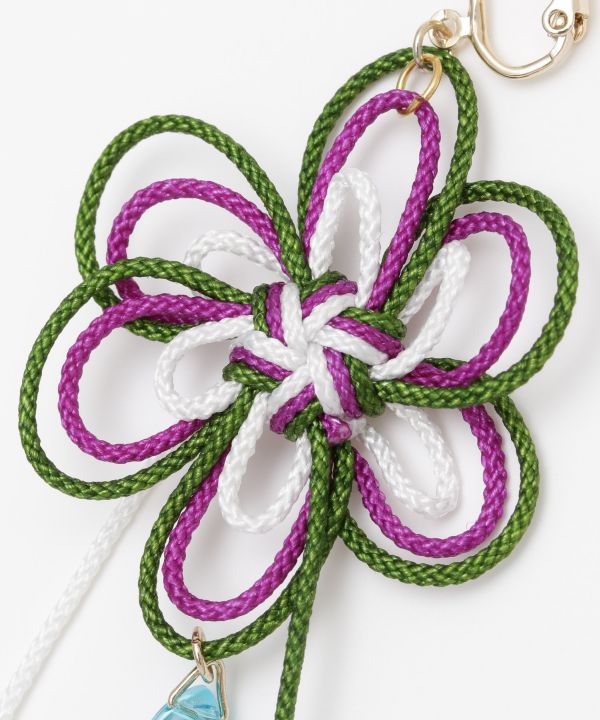 Pendientes de clip de flor trenzada