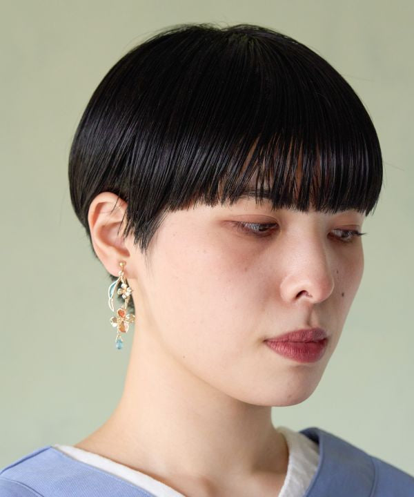 HANA-YUBI Clip Earrings