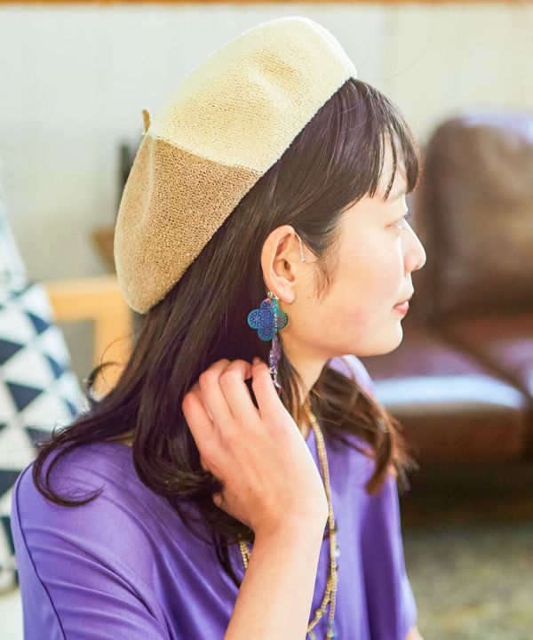 Aurora Hologram Earhook