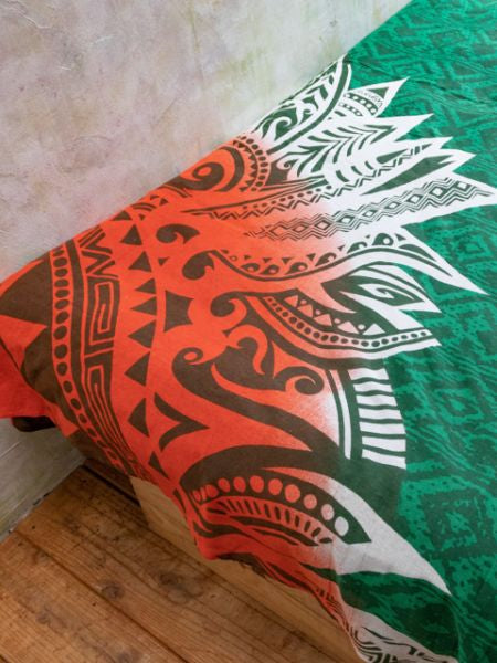 Geom Feather Pattern Decorative Cloth